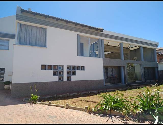 4 BEDROOM HOUSE FOR SALE IN LIEFDE EN VREDE
